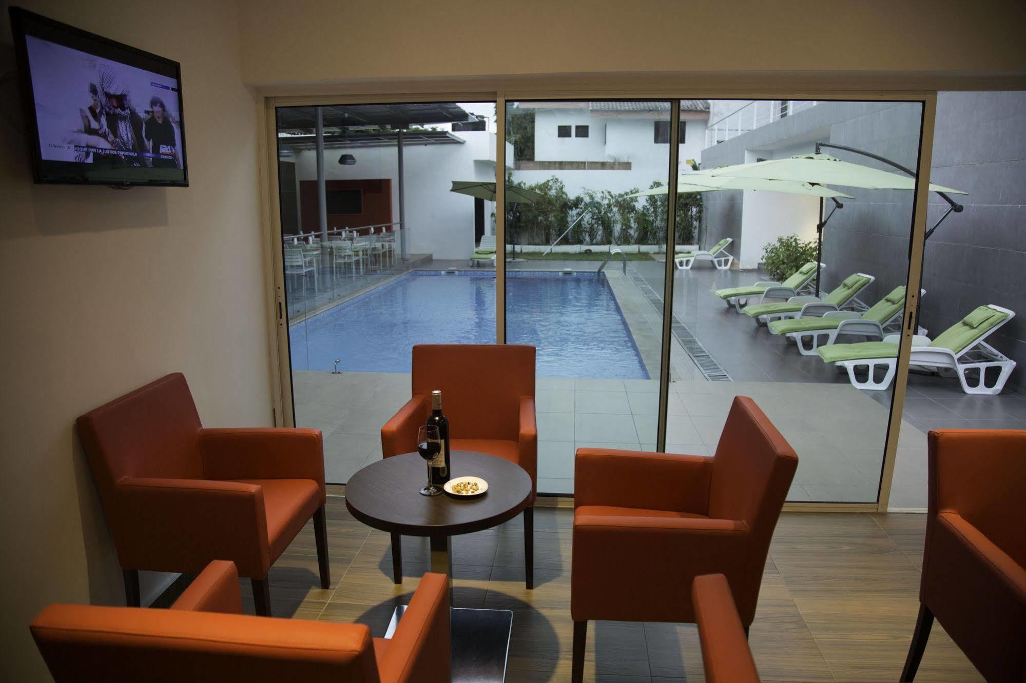 Residence Achenbach Abidjan Exterior photo